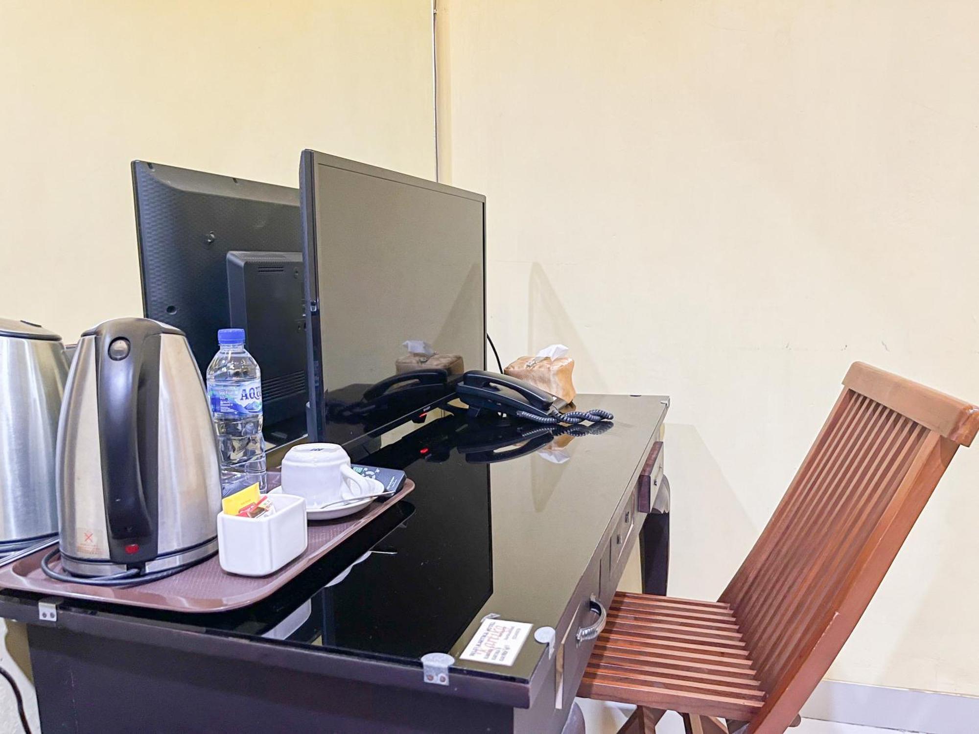 Kartika Hotel Syariah Pacitan Mitra Reddoorz Exterior foto