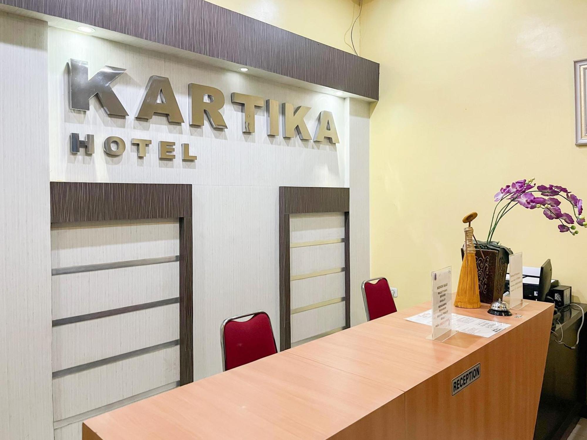 Kartika Hotel Syariah Pacitan Mitra Reddoorz Exterior foto