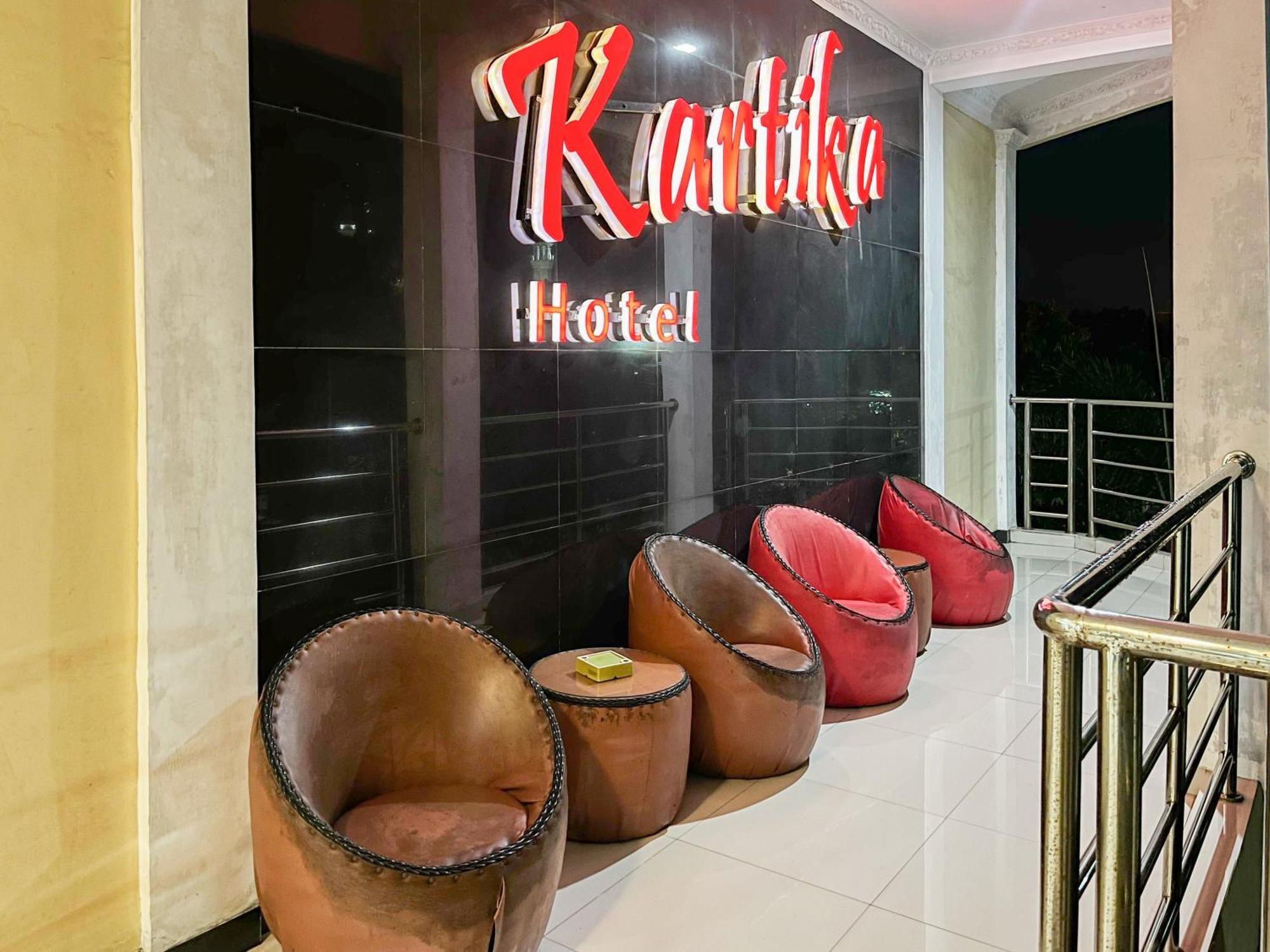 Kartika Hotel Syariah Pacitan Mitra Reddoorz Exterior foto